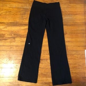 Lulu lemon black yoga pants size 6